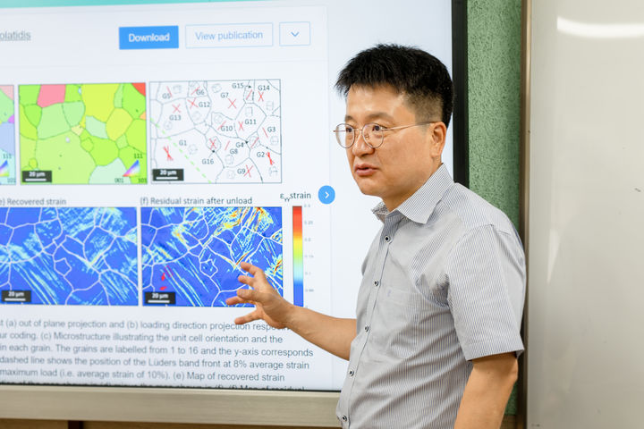 [광양=뉴시스] 최시훈 첨단소재 광양캠퍼스 단장(첨단신소재공학전공 교수). (사진=순천대 제공) 2025.07.20. photo@newsis.com *재판매 및 DB 금지