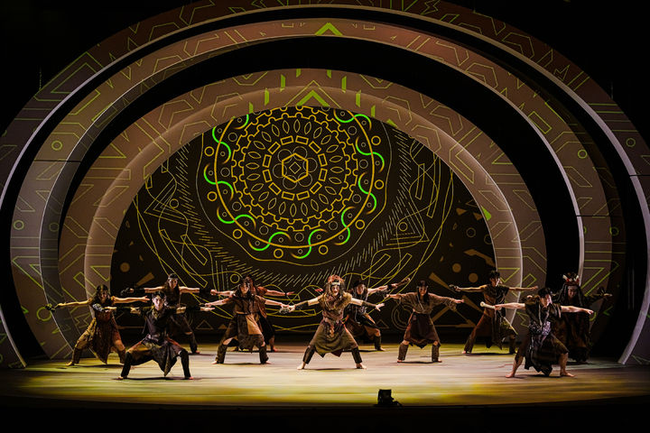 [대구=뉴시스] 달서문화재단 달서아트센터는 여름방학을 맞아 자체 제작 넌버벌 퍼포먼스 '뚜들뚜들 선사시대'를 오는 25일부터 26일까지 이틀간 청룡홀 무대에 올린다. (사진=달서아트센터 제공) 2025.07.20. photo@newsis.com *재판매 및 DB 금지