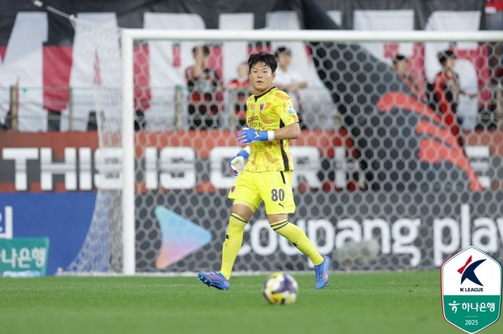 [서울=뉴시스] 프로축구 K리그1 포항 스틸러스의 홍성민. (사진=한국프로축구연맹 제공) *재판매 및 DB 금지