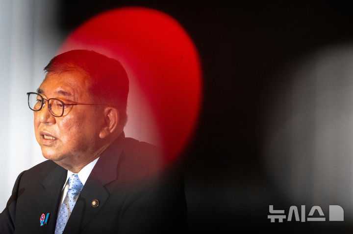 [도쿄=AP/뉴시스] 23일 NHN에 따르면 이시바 정권 고위 관계자는 "일본으로서는 환영할 만한 내용이고, 아카자와 료세이 경제·재정재생상의 끈질긴 협상의 결과"라고 말했다. 사진은 이시바 시게루 일본 총리. 2025.07.23.