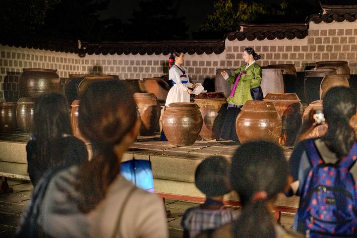 [서울=뉴시스] 2024년 '경복궁 별빛야행' 초청 행사 (사진=국가유산진흥원 제공) 2025.07.21. photo@newsis.com *재판매 및 DB 금지