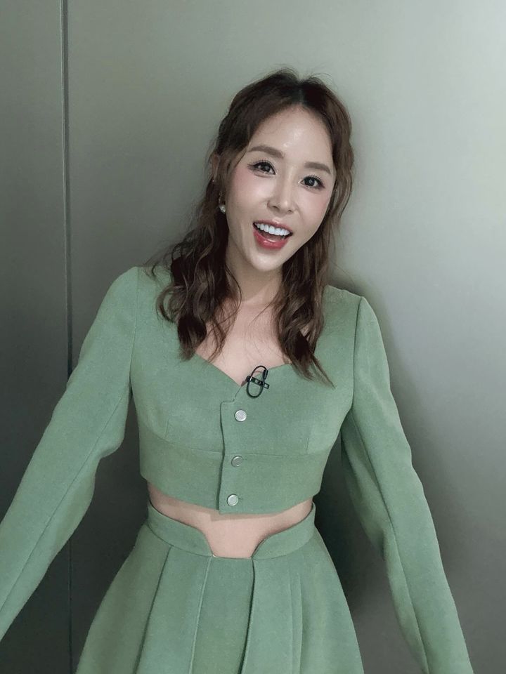 [서울=뉴시스] 신지. (사진=신지 인스타그램 캡처) 2025.07.21. photo@newsis.com *재판매 및 DB 금지