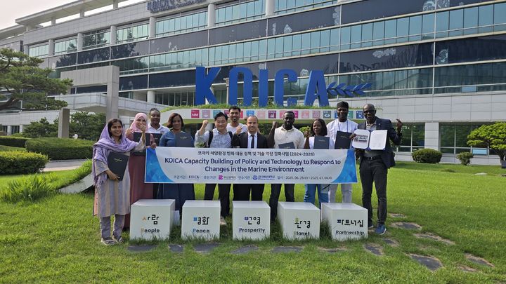 [부산=뉴시스] 국립한국해양대학교 물류시스템공학과는 개발도상국 해양환경 공무원 대상 코이카(KOICA) 초청 연수를 실시했다. (사진=국립한국해양대학교 제공)2025.07.21. photo@newsis.com *재판매 및 DB 금지
