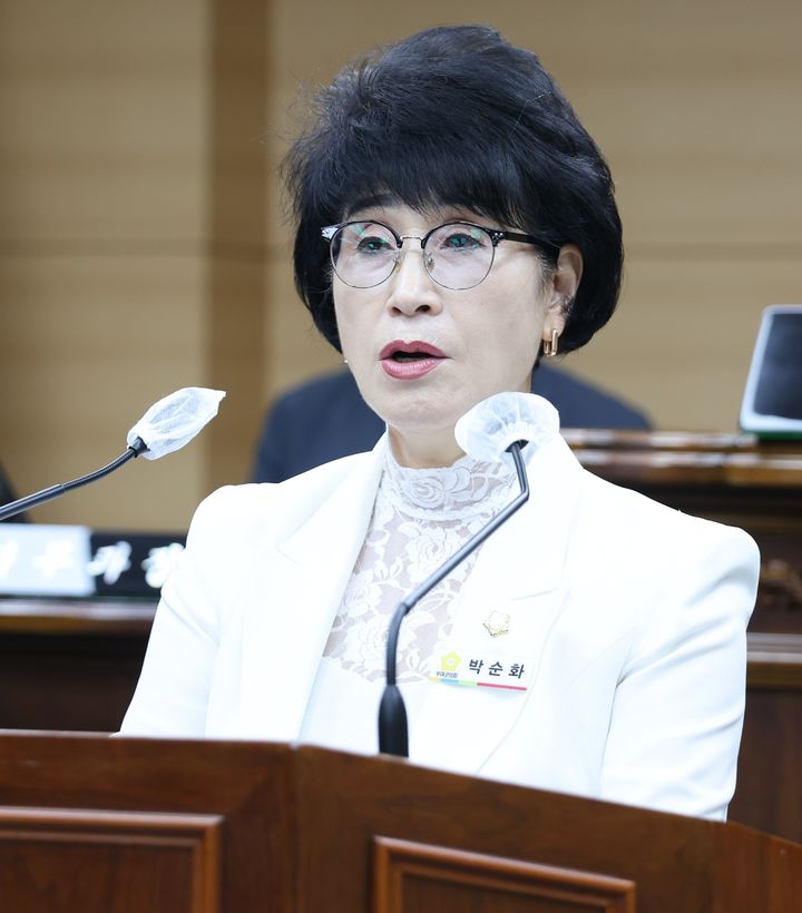 [부여=뉴시스] 조명휘 기자 = 박순화(국민의힘·가선거구) 부여군의원이 21일 제293회 임시회 제1차 본회의에서 5분 발언을 하고 있다. (사진= 부여군의회 제공) 2025.07.21. photo@newsis.com *재판매 및 DB 금지