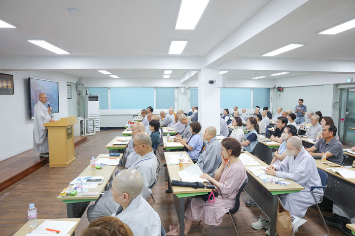 [서울=뉴시스] 17일 조계사 교육관에서 진행된 선명상 프로그램 지도자교육 (사진=대한불교조계종 제공) 2025.07.21. photo@newsis.com *재판매 및 DB 금지