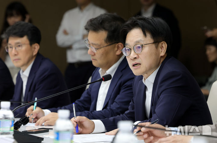 [서울=뉴시스] 홍효식 기자 = 김정관 산업통상자원부 장관이 21일 서울 중구 대한상공회의소에서 열린 주요 경제 단체 및 업계와의 대미 통상 긴급 점검회의에서 발언하고 있다. 2025.07.21. yesphoto@newsis.com