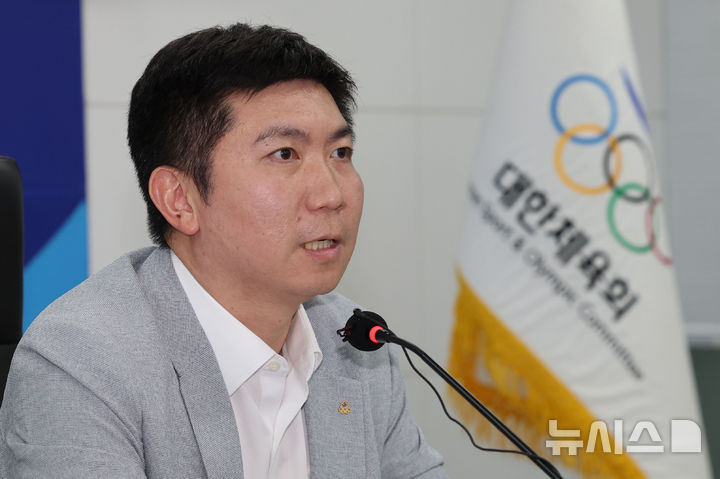 [서울=뉴시스] 권창회 기자 = 유승민 대한체육회장이 21일 서울 송파구 대한체육회에서 열린 제4차 이사회에서 인사말을 하고 있다. 2025.07.21. kch0523@newsis.com