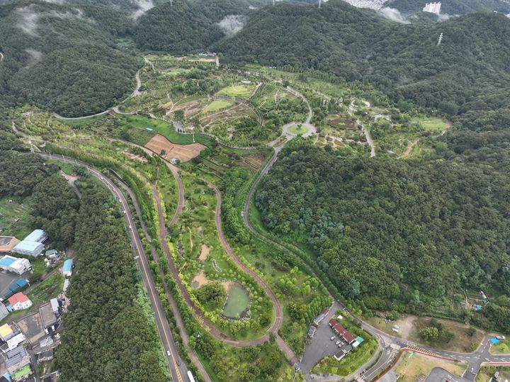 [부산=뉴시스] 해운대수목원 전경 (사진=부산시 제공) 2025.07.22. photo@newsis.com *재판매 및 DB 금지