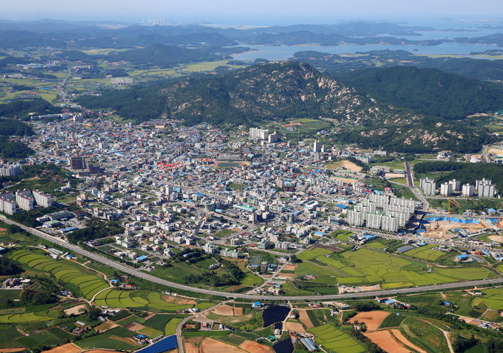[태안=뉴시스] 충남 태안군 태안읍 전경. (사진=태안군 제공) 2025.07.22. photo@newsis.com *재판매 및 DB 금지