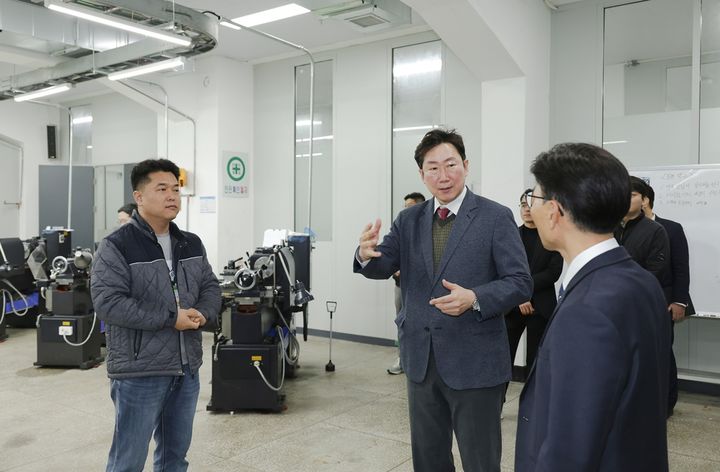 원강수 시장 미래 고등하교 방문 모습. *재판매 및 DB 금지