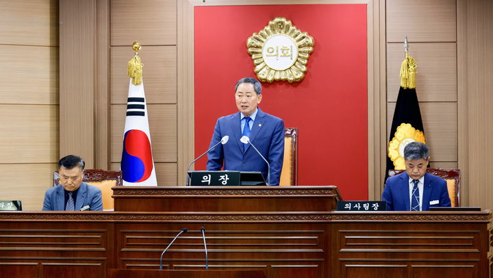 [임실=뉴시스] 22일 열린 임실군의회 제347회 임시회 제1차 본회의, 장종민 의장이 회의를 진행하고 있다. *재판매 및 DB 금지