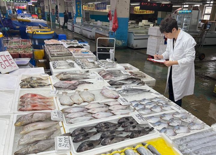 [대전=뉴시스]대전보건환경연구원은 22일 올해 관내 유통 식품 총 257건을 대상으로 방사능을 검사한 결과 모두 적합한 것으로 확인됐다. 2025. 07. 22 photo@newsis.com *재판매 및 DB 금지