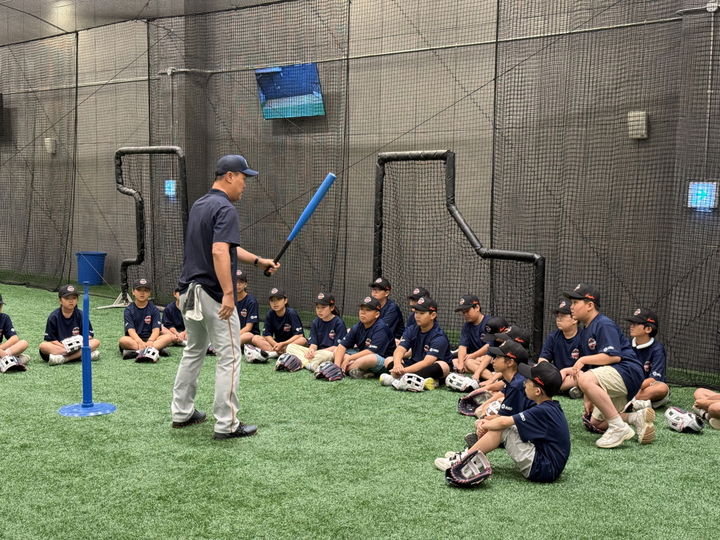 [서울=뉴시스] 한국야구위원회(KBO)와 한화 이글스가 20일 대전 한화생명볼파크에서 2025 키즈클럽 티볼 원데이 클래스를 진행했다. (사진=KBO 제공) 2025.07.22. *재판매 및 DB 금지
