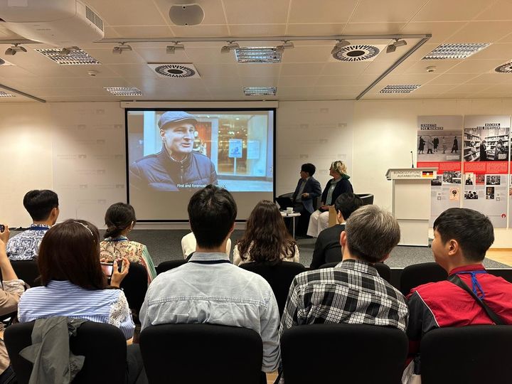 [서울=뉴시스]통일부 국립통일교육원은 광복 80주년을 맞아 청년 대상 특별 프로그램 '2025 글로벌 통일체험'을 진행했다고 22일 밝혔다. (사진 국립통일교육원 제공) *재판매 및 DB 금지