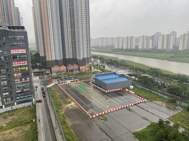 [안산=뉴시스] 안산시 사동 90블록에 조성된 122면 규모의 주차장.(사진=안산시 제공)2025.07.22.photo@newsis.com *재판매 및 DB 금지