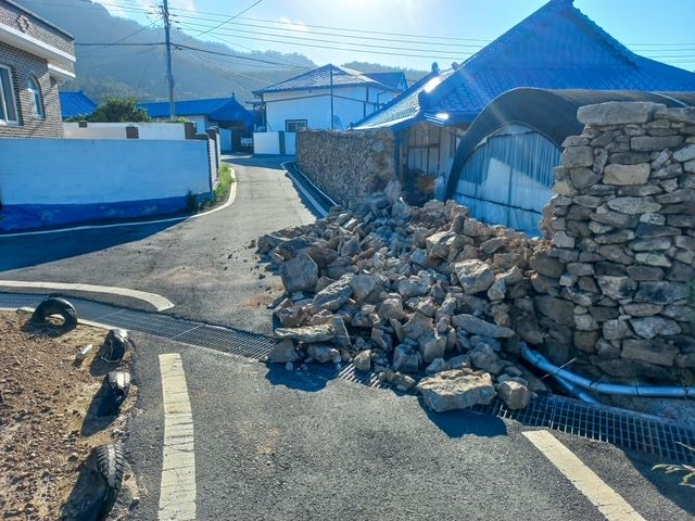 [서울=뉴시스] 신안 비금도 내촌마을 옛 담장(사진=국가유산청 제공) 2025.07.22. photo@newsis.com *재판매 및 DB 금지