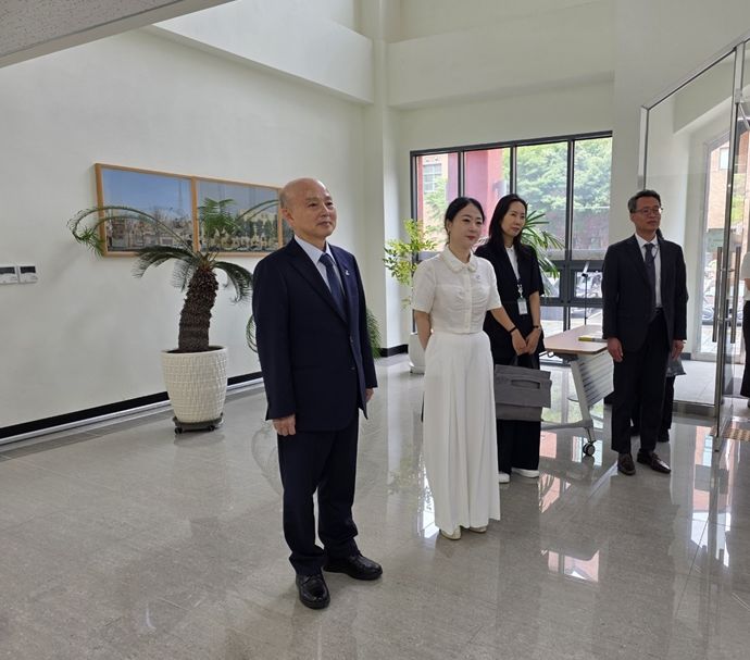 [서울=뉴시스] 안창호 국가인권위원회(인권위) 위원장이 북한이탈주민정착지원사무소(하나원)를 방문해 시설 현황을 점검했다. 22일 인권위에 따르면 이날 안 위원장은 경기 안성시에 위치한 하나원을 방문해 교육생과 관계자들의 의견을 청취했다. 2025.07.22. photo@newsis.com *재판매 및 DB 금지