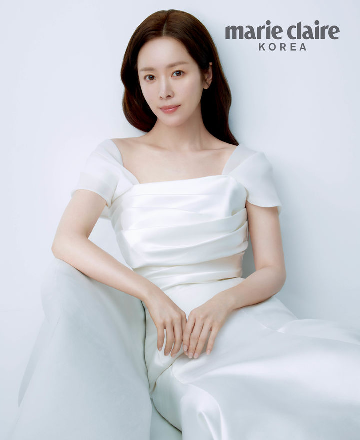 [서울=뉴시스] 한지민. (사진=마리끌레르 제공) 2025.07.22. photo@newsis.com *재판매 및 DB 금지