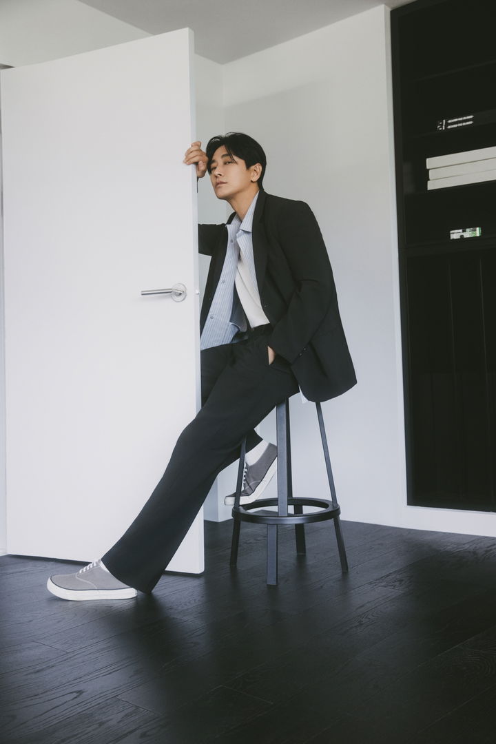 [서울=뉴시스] 삼성물산 패션부문의 클래식 캐주얼 브랜드 빈폴은 배우 주지훈을 신규 앰배서더로 선정하고 새로운 젠틀테크 시리즈 화보를 공개한다고 23일 밝혔다. (사진=삼성물산 패션부문 제공) *재판매 및 DB 금지