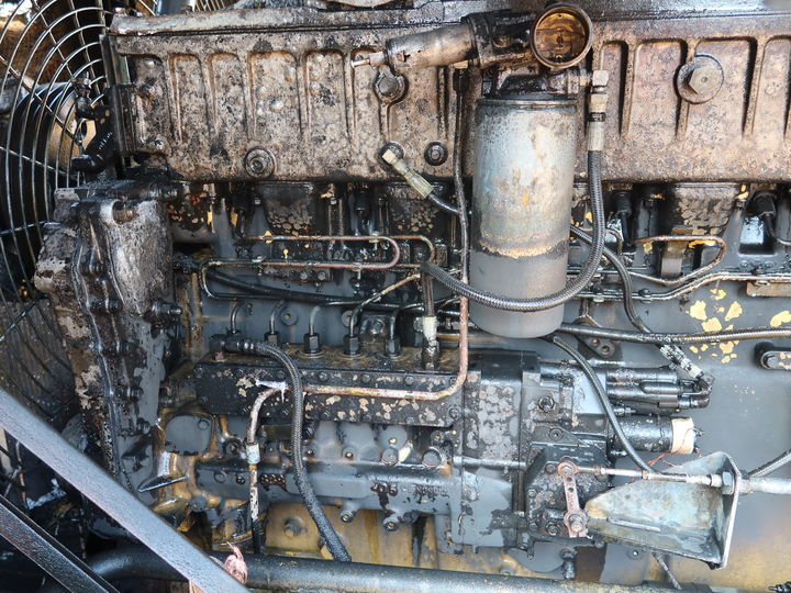 [부산=뉴시스] 22일 오후 2시52분께 부산 동래구의 한 아파트 공사장에 설치된 항타기(말뚝 박는 기계)에서 불이 났다. (사진=부산소방재난본부 제공) 2025.07.22. photo@newsis.com *재판매 및 DB 금지