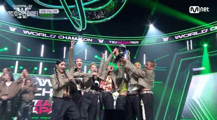 [서울=뉴시스] 22일 오후 방송된 엠넷 댄스 경연 프로그램 '월드 오브 스트릿 우먼 파이터'에서 일본팀 오사카 오죠 갱이 최종 우승을 차지했다. (사진=엠넷 제공) 2025.07.23. photo@newsis.com *재판매 및 DB 금지