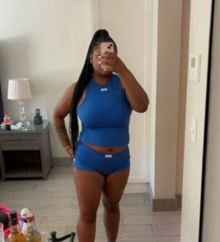 [서울=뉴시스] 미국의 한 저가항공사가 여성 승객의 복장을 문제 삼아 탑승을 거부하고 그의 가족을 체포해 기소한 사건이 알려졌다. 당시 그레이어의 복장.&nbsp; (사진 = CBS 캡처) 2025.07.23. *재판매 및 DB 금지