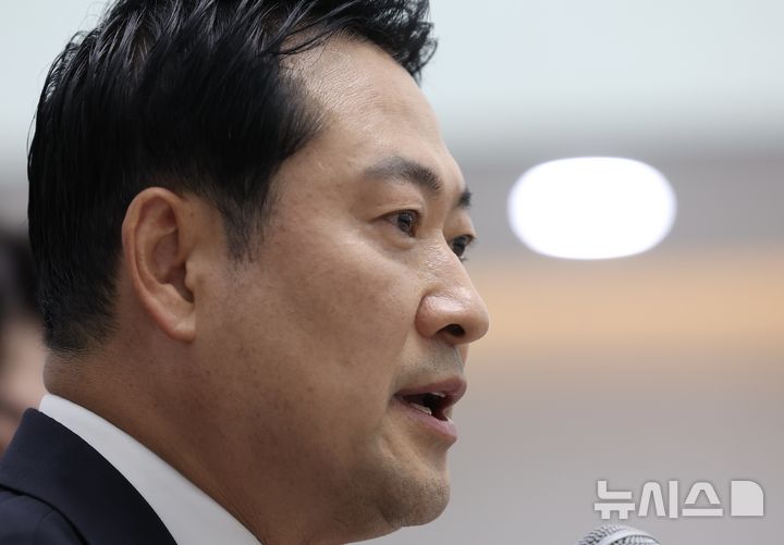 [서울=뉴시스] 김명년 기자 = 장동혁 국민의힘 의원이 23일 오전 서울 여의도 국회 박물관에서 당대표 출마선언을 하고 있다. 2025.07.23. kmn@newsis.com