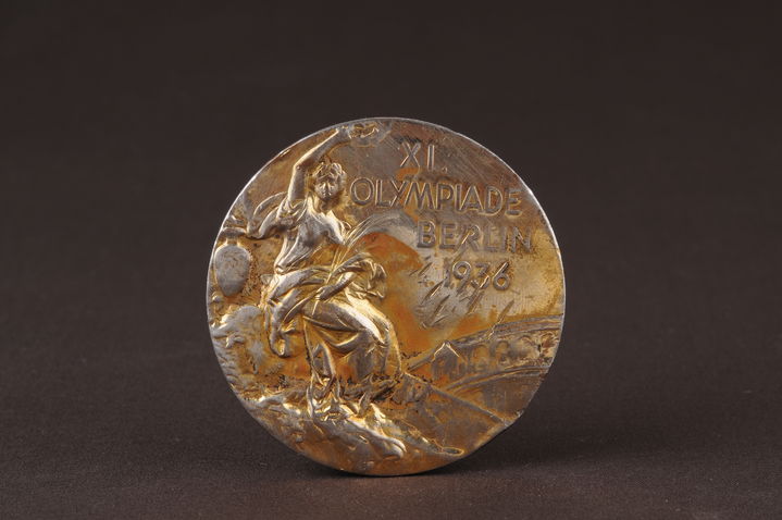[서울=뉴시스] 등록문화유산 '베를린올림픽 마라톤 금메달' (사진=국립중앙박물관 제공) 2025.07.24. photo@newsis.com *재판매 및 DB 금지