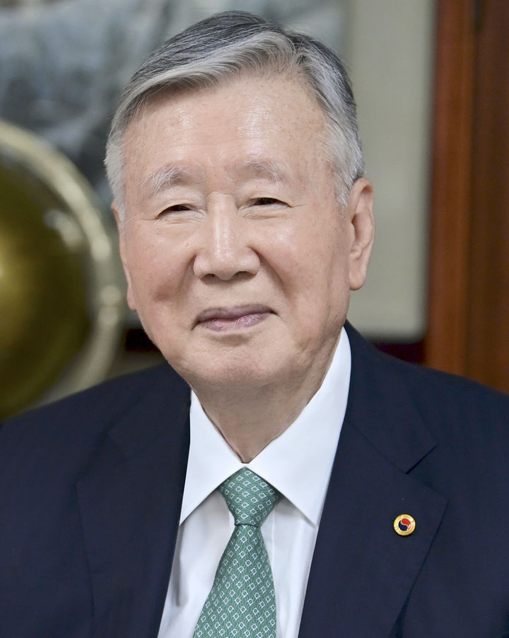 [서울=뉴시스] 이중근 부영그룹 회장. 2025.07.24. (사진=부영그룹 제공) photo@newsis.com *재판매 및 DB 금지