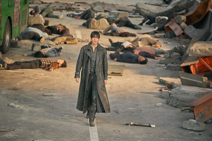 '전지적 독자 시점' 공개 첫 날 1위…주말까지 달린다