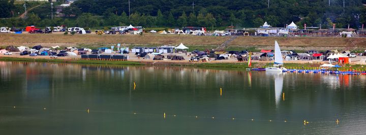 [인제=뉴시스] 24일 인제군은 여름축제인 ‘여름愛 인제愛 빠지다’가 오는 26일부터 내달 10일까지 16일간, 인제군 남면 빙어호 일원에서 열린다고 밝혔다. 인제군 제공. *재판매 및 DB 금지
