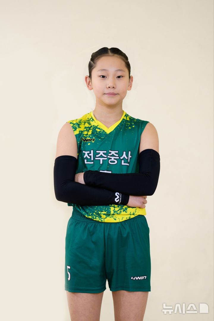 [전주=뉴시스] 12세 이하(U-12) 한국 유소년 배구 국가대표로 뽑힌 전주 중산초등학교 주장 김효담(6년).&nbsp; *재판매 및 DB 금지