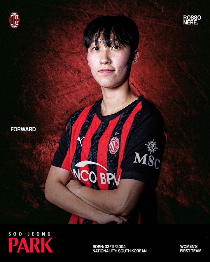 [울산=뉴시스] 구미현 기자 = 이탈리아 AC밀란 유니폼을 입은 울산과학대학교 여자축구부 박수정 선수. AC밀란 페미닐 인스타그램 갈무리(울산과학대 제공) photo@newsis.com *재판매 및 DB 금지