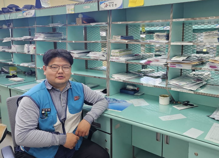 [남원=뉴시스] 남원운봉우체국 박정현 집배원. *재판매 및 DB 금지