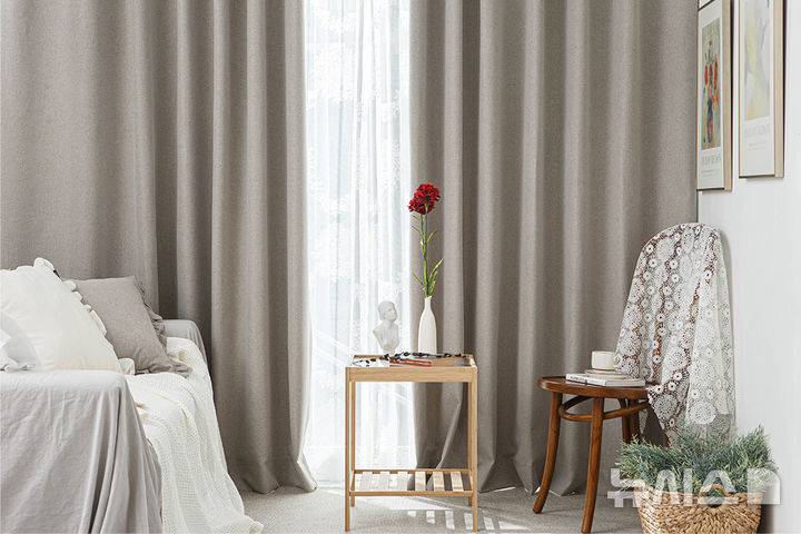 [서울=뉴시스] ] '스타일링홈' 브랜드의 '암막커튼'. (사진= 오늘의집 제공)