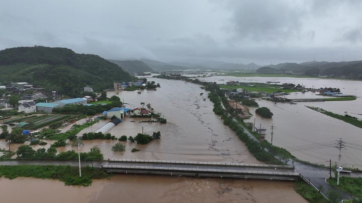 [당진=뉴시스] 지난달 17일 충남 당진시에 쏟아진 집중호우로 당진2동(행정동)이 침수됐다. (사진=당진시 제공) 2025.07.24. photo@newsis.com *재판매 및 DB 금지