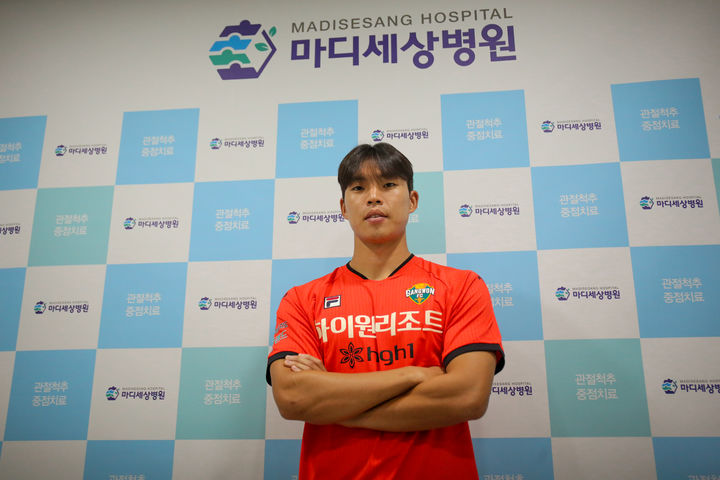 [서울=뉴시스] 프로축구 K리그1 강원FC의 김신진. (사진=강원FC 제공) *재판매 및 DB 금지