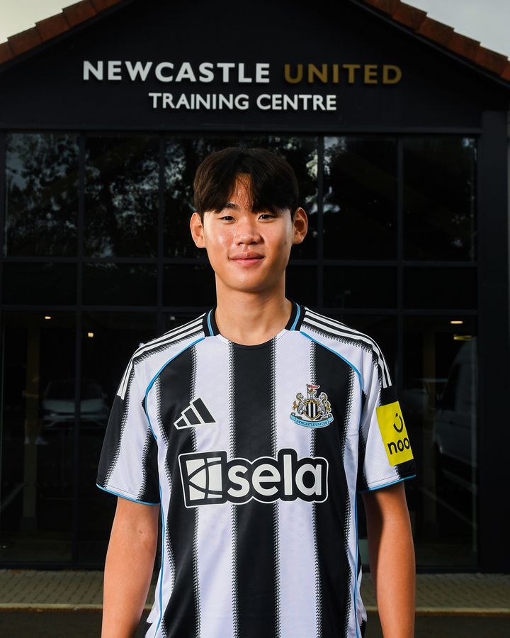 [서울=뉴시스] 잉글랜드 프로축구 프리미어리그 뉴캐슬의 박승수. (사진=뉴캐슬 SNS 캡처) *재판매 및 DB 금지