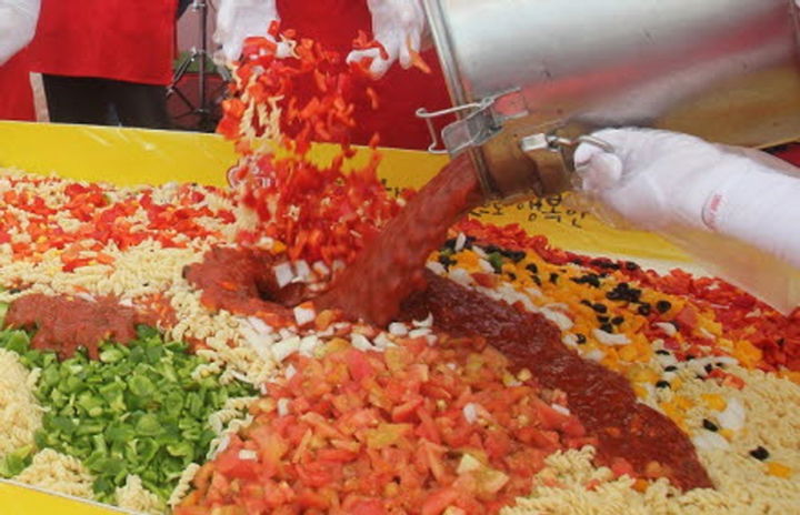 [춘천=뉴시스] 지난 화천토마토축제 모습. (사진=강원관광재단 제공) 2025.07.25. photo@newsis.com *재판매 및 DB 금지