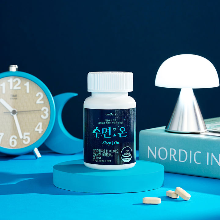 [서울=뉴시스] 유니베라가 중장년 여성의 편안한 수면을 위한 식물 유래 기반 제품 '수면:온(Sleep:ON)'을 출시한다고 25일 밝혔다. (사진=유니베라 제공) *재판매 및 DB 금지