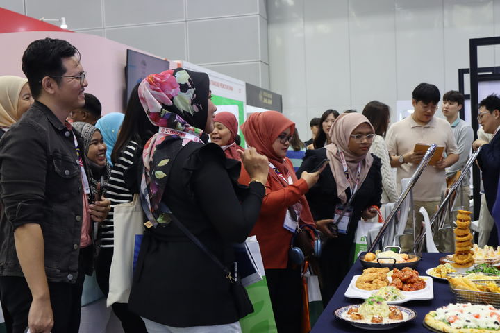 [쿠알라룸푸르=뉴시스] 한국농수산식품유통공사(aT)가 지난해 말레이시아 쿠알라룸푸르에서 진행한 식품 박람회 모습. (사진=aT 제공) *재판매 및 DB 금지