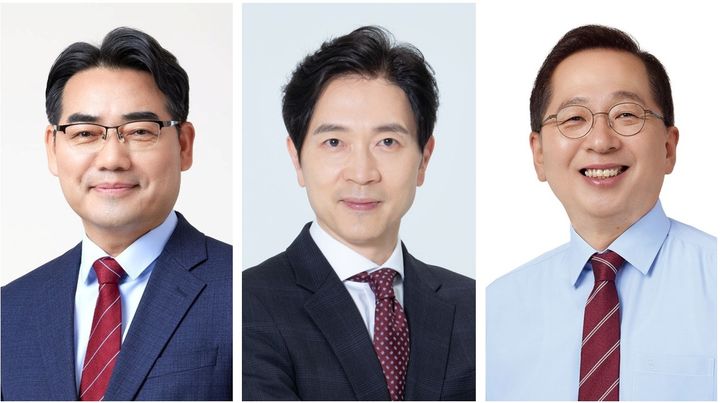 [부산=뉴시스] (왼쪽부터) 수석부위원장 사하구갑 이성권 국회의원, 수석대변인 북구을 박성훈 국회의원, 부산행복연구원장은 중·영도구 조승환 국회의원. (사진=국민의힘 부산시당 제공) 2025.07.25. photo@newsis.com *재판매 및 DB 금지