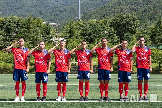 [서울=뉴시스]K리그1 김천, 신병 선수 7명 합류. (사진=김천 상무 제공)