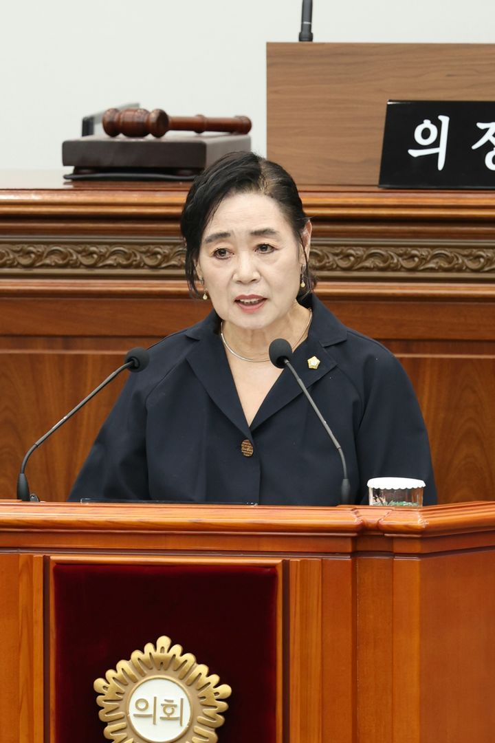 [창원=뉴시스] 강경국 기자 = 이해련 경남 창원시의원이 25일 열린 제145회 임시회 제2차 본회의 5분 발언을 하고 있다. (사진=창원시의회 제공). 2025.07.25. photo@newsis.com *재판매 및 DB 금지