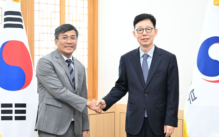 [서울=뉴시스]박윤주 외교부 1차관은 25일 응우옌 밍 부(Nguyen Minh Vu) 베트남 외교부 수석차관과 취임 후 첫 외교차관 회담을 갖고 한-베트남 관계 및 한반도 문제 등에 대해 논의했다. (사진=외교부 제공) 2025.07.25 *재판매 및 DB 금지