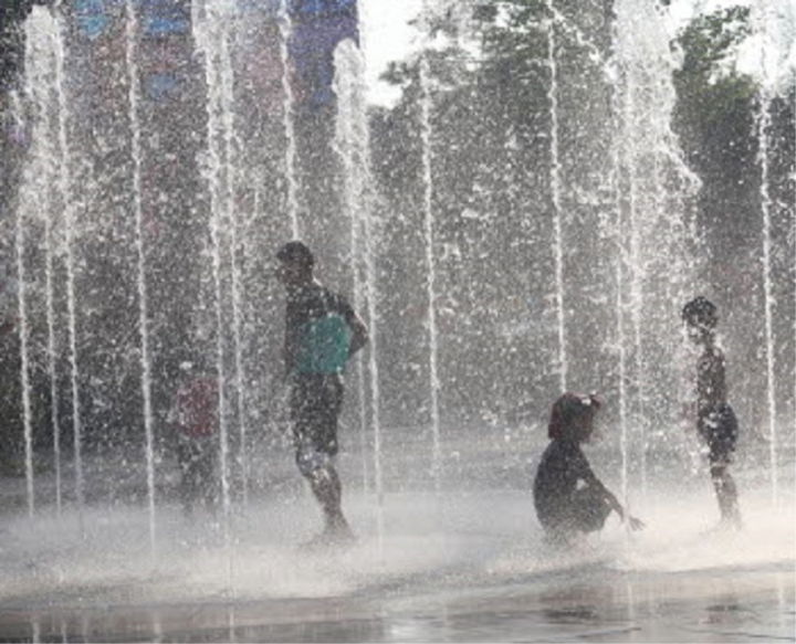 [춘천=뉴시스] 25일 강원특별자치도 재난안전대책본부는 이날 일 최고 기온이 삼척 38.1도,로 최고 기온을 기록한 가운데, 정선 37.4도, 동해 37.4도, 횡성 36.9도, 강릉 36.6도를 보인 가운데 14개 시군에 폭염 경보, 3개 시군에 폭염주의보를 발령했다고 밝혔다. syi23@newsis.com *재판매 및 DB 금지