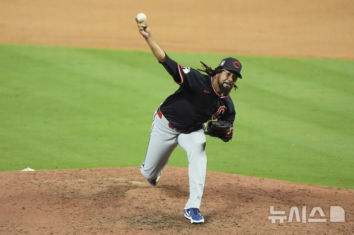 [캔자스시티=AP/뉴시스] 메이저리그(MLB) 클리블랜드 가디언스의 에마누엘 클라세. 2025.07.27