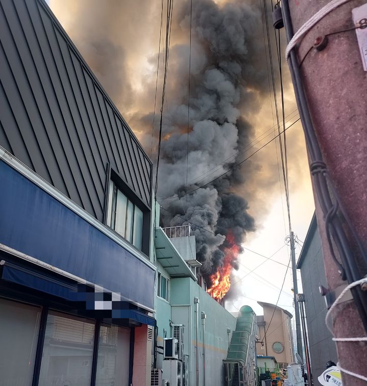 고창 주택 화재 모습(사진=전북특별자치도소방본부 제공)2025.07.27. *재판매 및 DB 금지