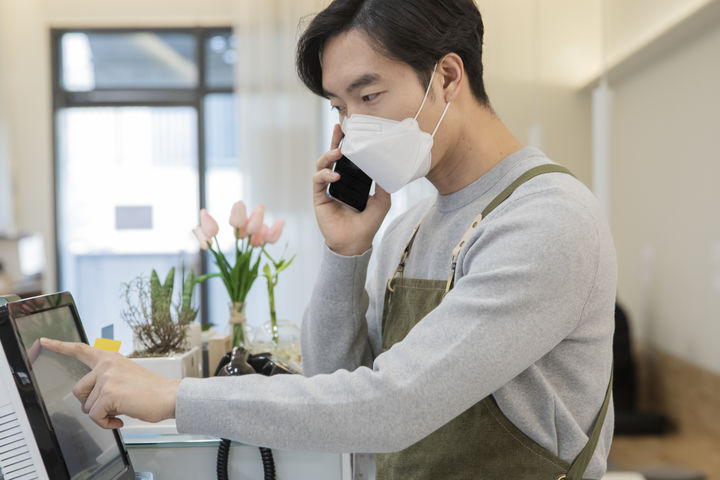 [서울=뉴시스] 한 자영업자가 배달 주문 고객으로부터 컴플레인을 받고 환불을 요구당한 사연을 공개해 공분을 사고 있다. 사진은 본 기사와 관계없음.2025.07.27. *재판매 및 DB금지 *재판매 및 DB 금지