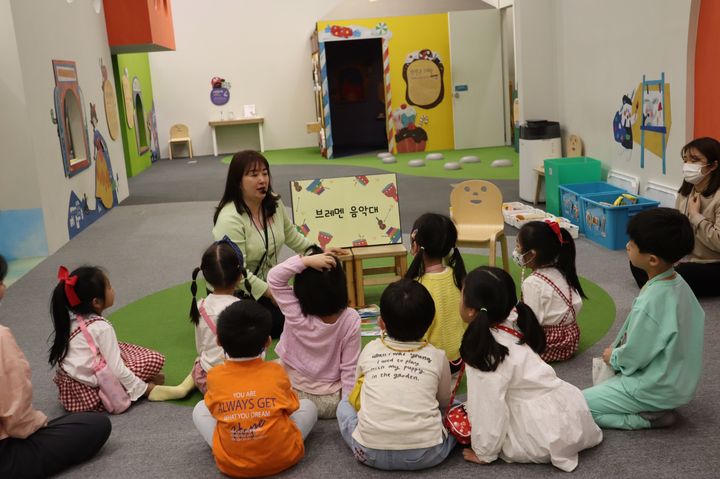 [서울=뉴시스] '동화마을로 초대합니다'. 2025.07.27. (사진=송파구 제공) *재판매 및 DB 금지